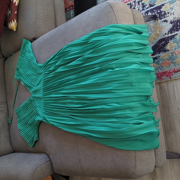 Green 50s style midi dress - Picture 2 of 3